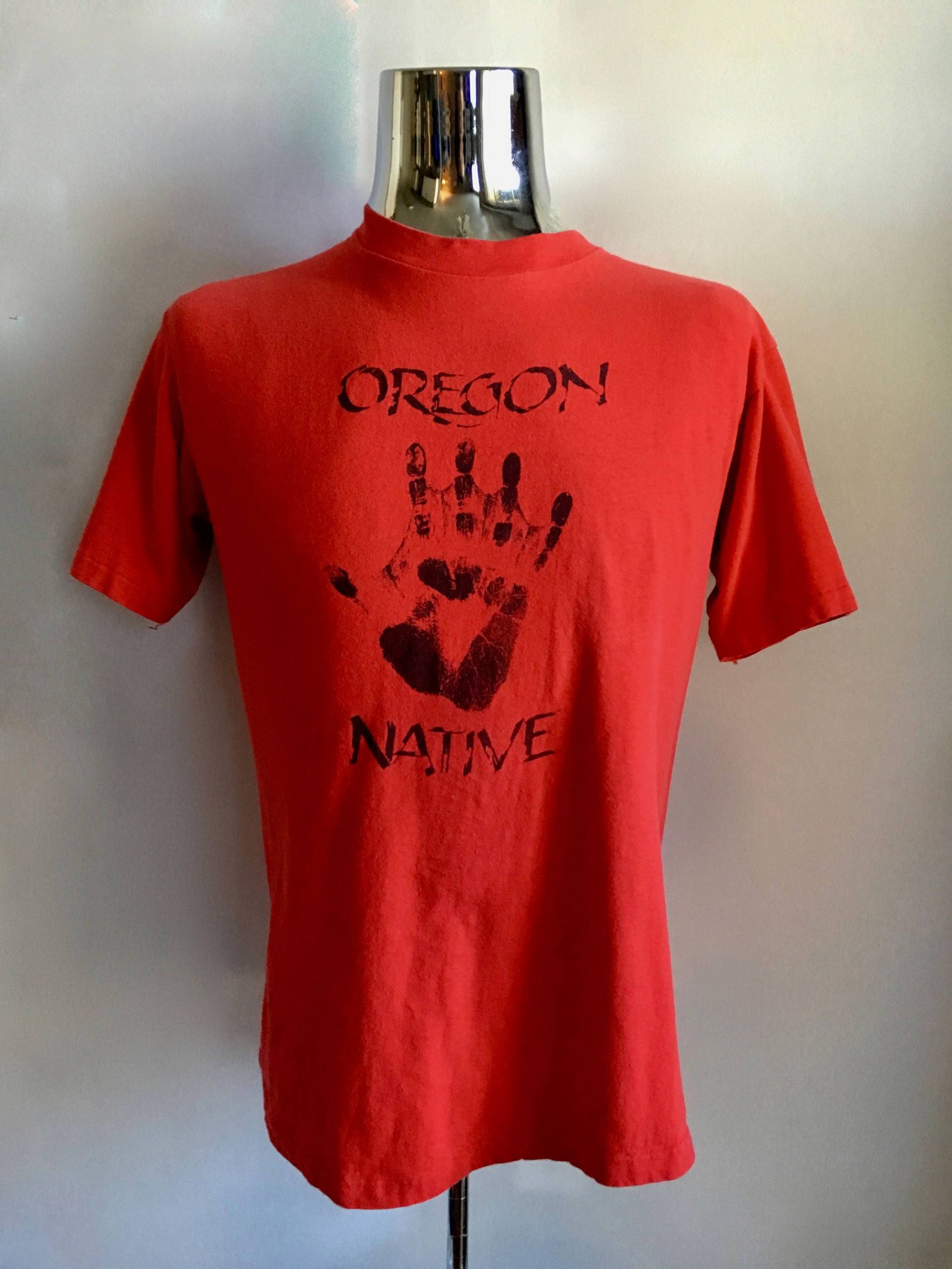 80'soregon Native, T Shirt, Rot, Schwarz, Kurzarm | M 80'soregon Native, T Shirt, Rot, Schwarz, Kurzarm | M von Freshandswanky