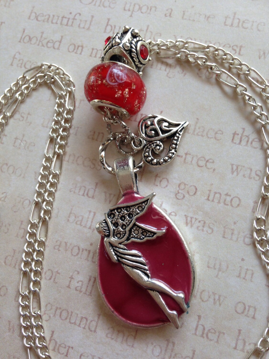 Leidenschaft Fee Anhänger - Rote Halskette, Subtile Glühen in Der Dunklen Magie, Renaissance Faire, Murano Glasperle, Silberplatte, Kristalle Leidenschaft Fee Anhänger - Rote Halskette, Subtile Glühen in Der Dunklen Magie, Renaissance Faire, Murano Glasperle, Silberplatte, Kristalle von FreshwaterMermaids