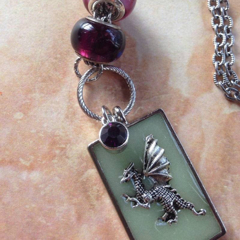 Maleficents Vertraut Dragon Talisman Anhänger Maleficents Vertraut Dragon Talisman Anhänger von FreshwaterMermaids