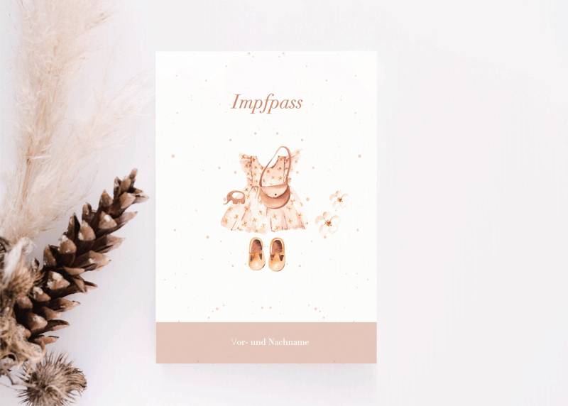 Impfpass-Hülle Auf Hochwertigem Leinwandpapier 100% Baumwolle | Vintage Mädchen Kleidung Boho Personalisiert von FreudenPostDE