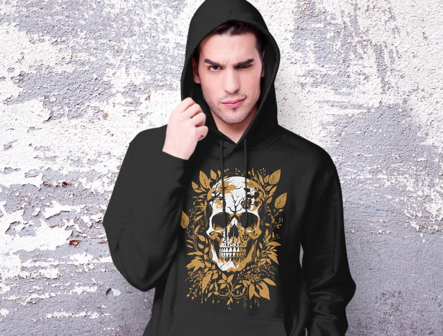 Bügelbild - Totenkopf Von Goldenen Blättern Umrahmt Schädel Dtf-Druck Direkt Auf Stoff Pressbar Bügelbild - Totenkopf Von Goldenen Blättern Umrahmt Schädel Dtf-Druck Direkt Auf Stoff Pressbar von FreyjaAndraya