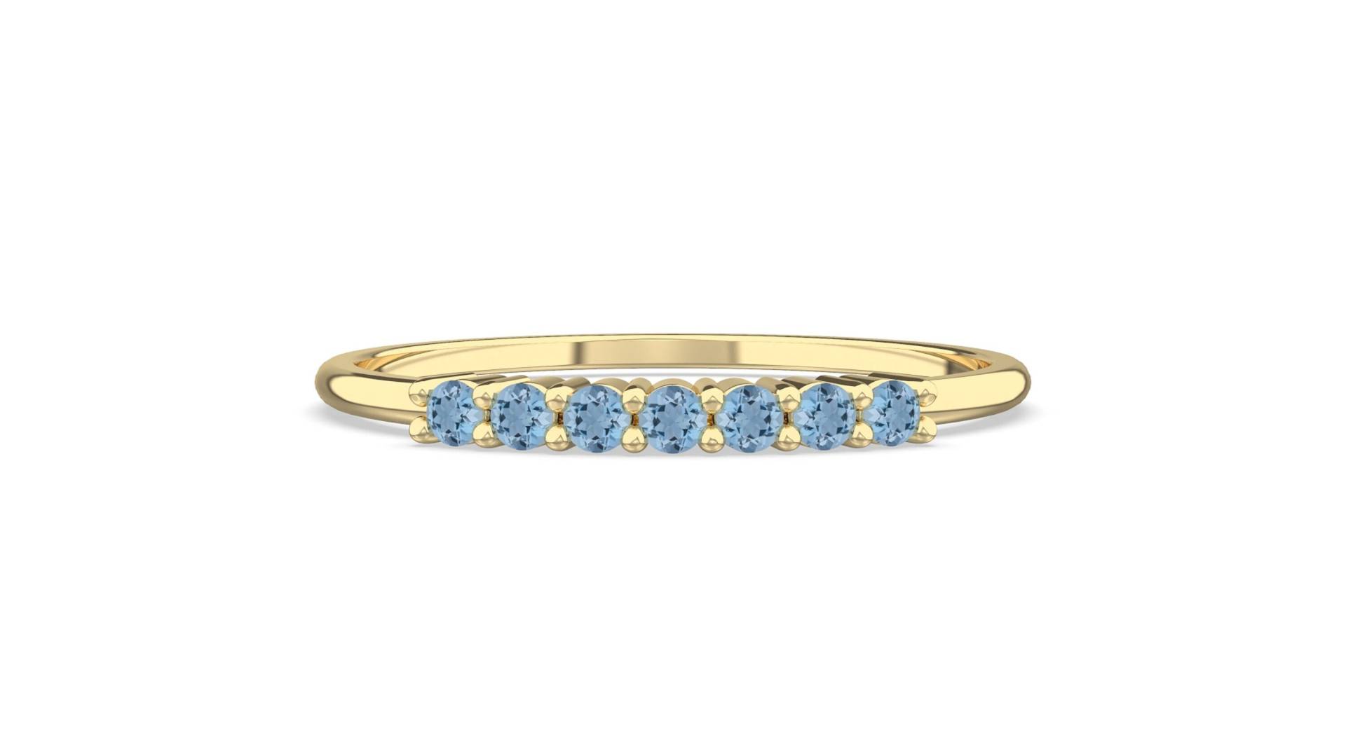 Aquamarin Dünner Ehering, Sieben Stein Eternity Ring, Zierlicher Stapelbarer März Geburtsstein von FreyjaFineJewellery