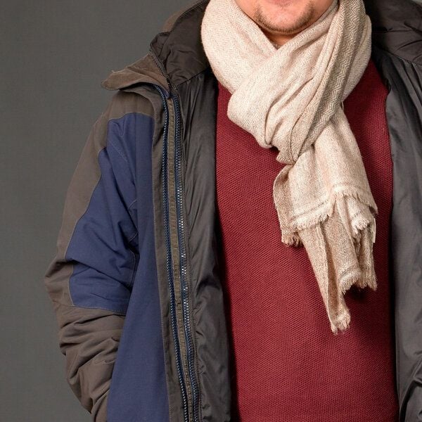 Frida Feeling Wollschal ungefärbt mit Fischgrätmuster von Frida Feeling