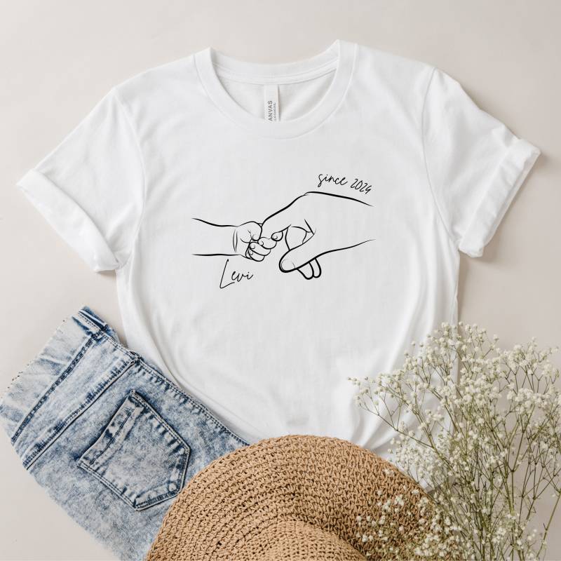 Mutterschaft Tshirt Hände Halten Kind Und Mutter Verbindung Geschenk Kindernamen Geburt Geburtsgeschenk Liebe von FridasFeier