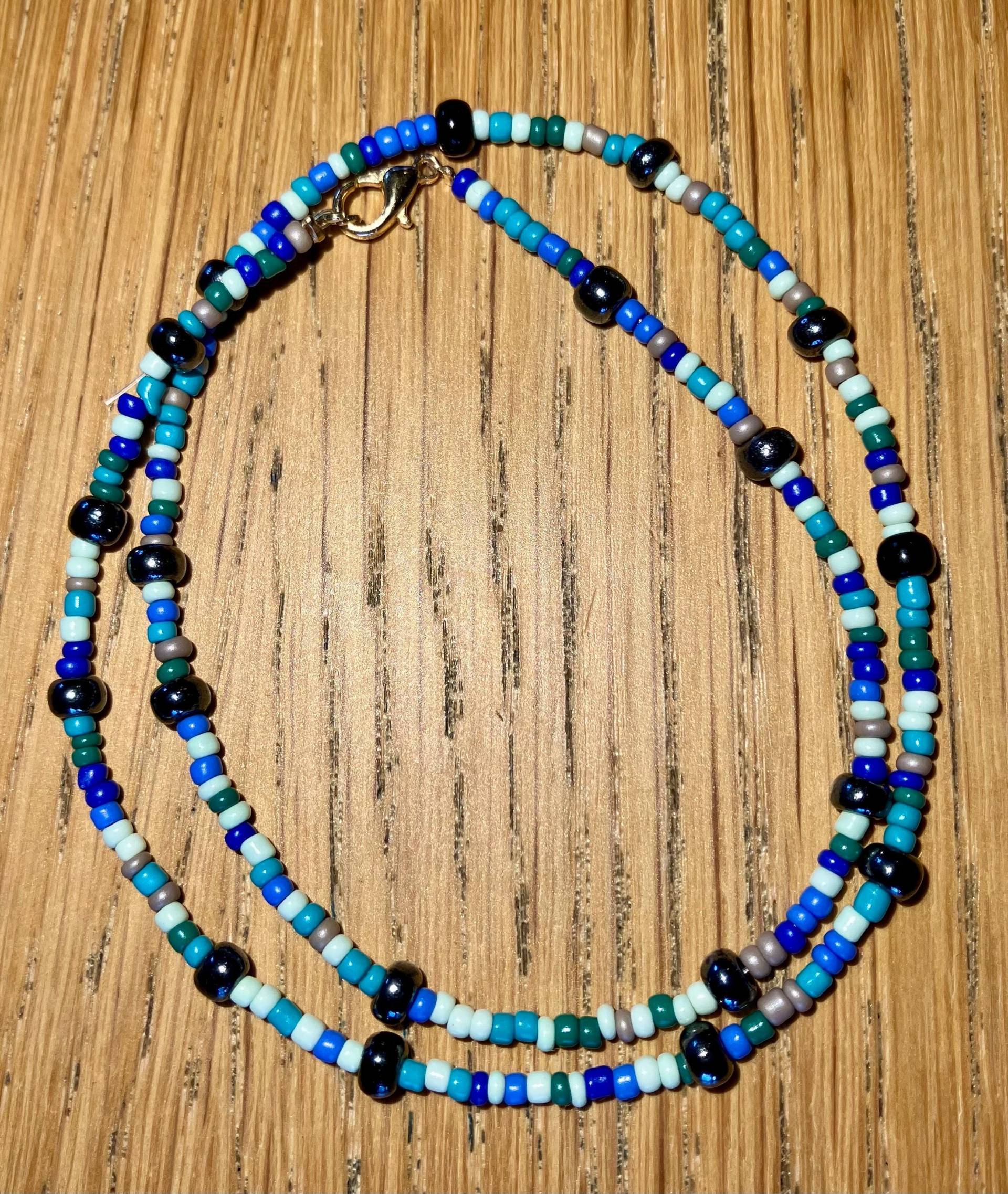 Perlenkette Bunt in Blau Perlenkette Bunt in Blau von FridayFreckles