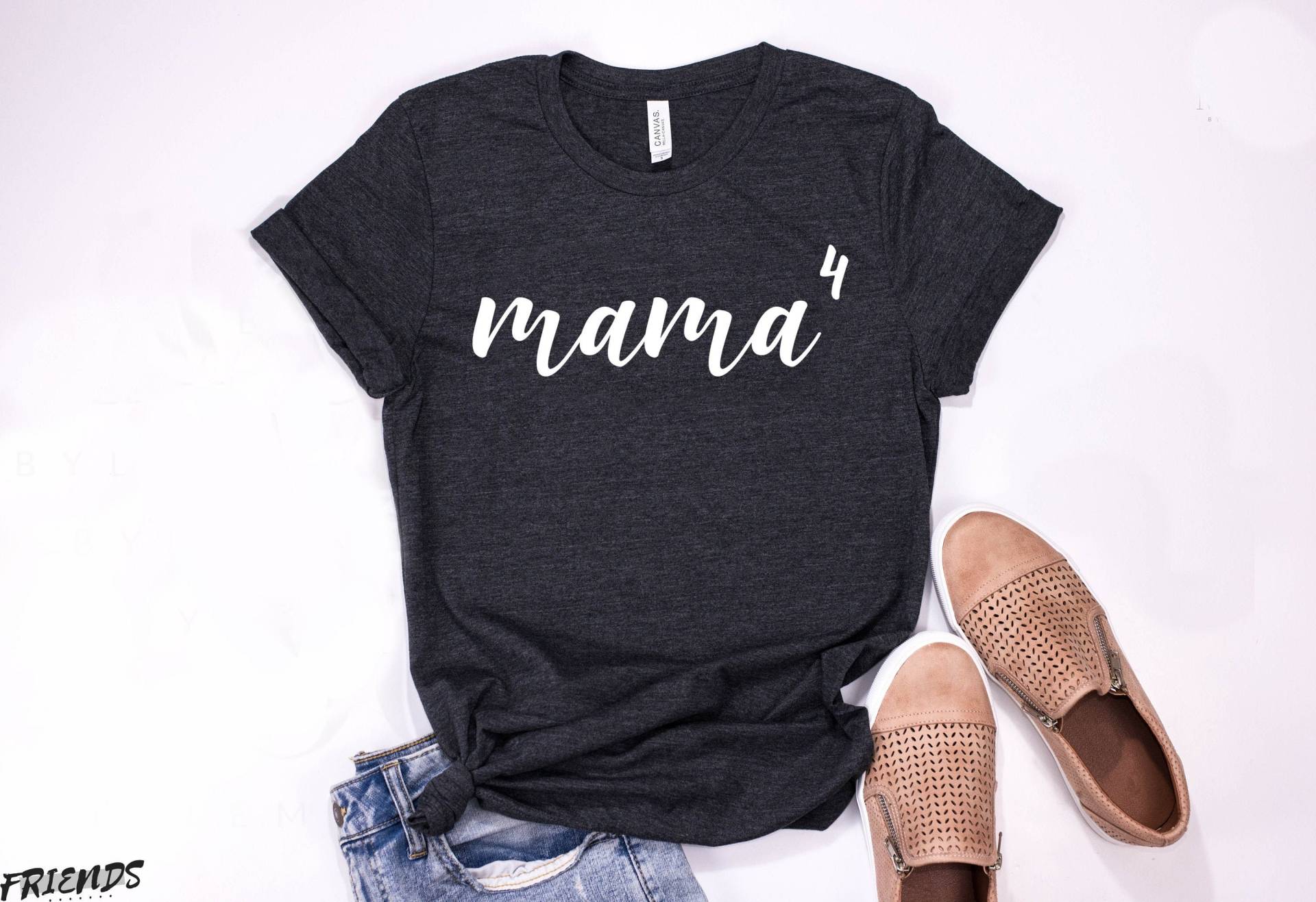 Mama Von 4 Shirt Überzahl Tshirt Plus Size Kleidung Schwangerschaft Ankündigung Reveal Mom Of Boyz Girlz Tops von FriendsDots