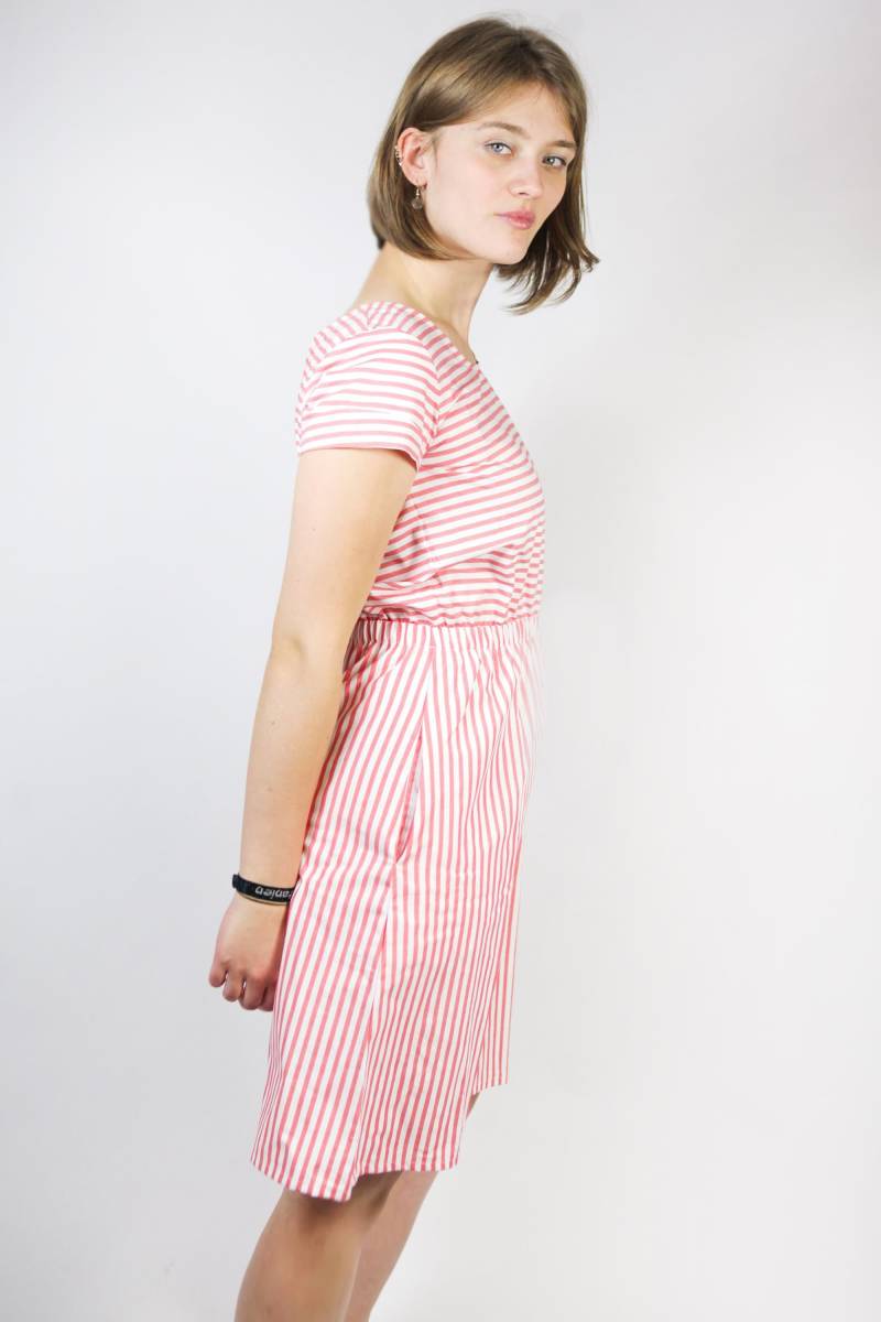 Bio Kleid Somrig Sommerstreifen Rot/Weiß von FrijaOminaStore