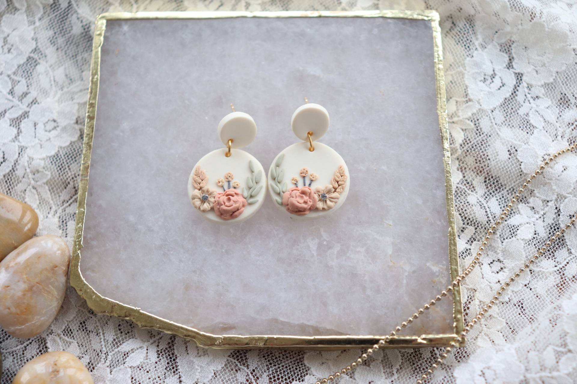 Handgemachte Ton Ohrringe| Florale Fimo Schmuck| Leicht| Hypoallergen| Handgefertigte Ohrringe von Fringeclay