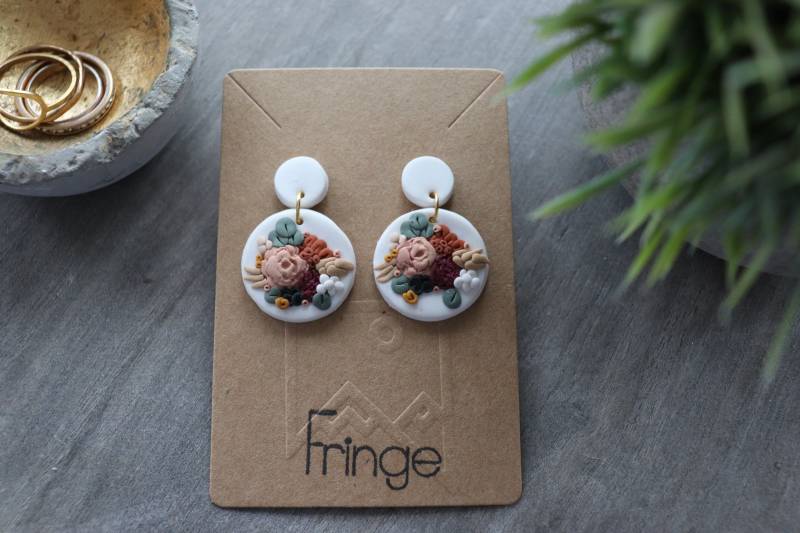 Handgemachte Ton Ohrringe| Florale Polymer Clay Blumen Hypoallergen| Ohrringe von Fringeclay