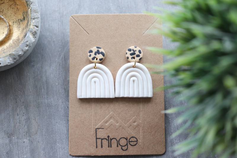 Handgemachte Ton Ohrringe| Regenbogen Trendige Polymer Clay Fimo Schmuck| Hypoallergen von Fringeclay
