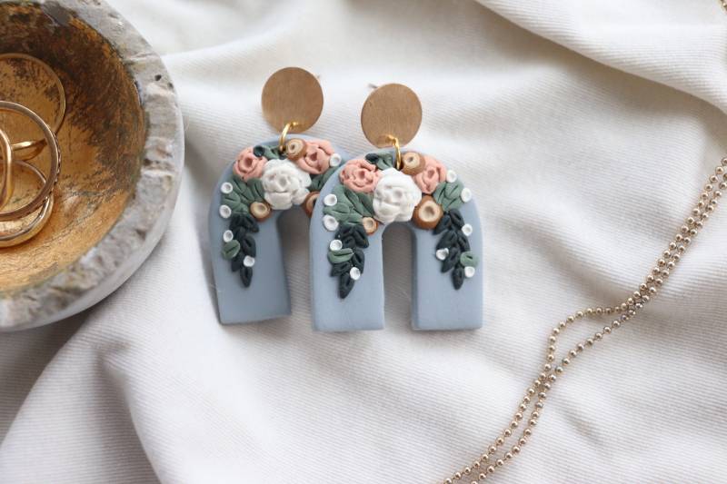 Ton Ohrringe| Florale Ohrringe Handgemacht | Handgemachte Ohrringe|Clay Baumeln| Braut von Fringeclay