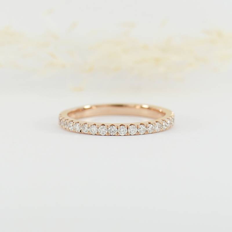 Memoryring in 14 Karat Rosegold Mit Einer Breite Von 1, 90 Mm Und 21 Brillanten Zusammen 0, 40 Ct. Ehering Oder Verlobungsring Memoryring in 14 Karat Rosegold Mit Einer Breite Von 1, 90 Mm Und 21 Brillanten Zusammen 0, 40 Ct. Ehering Oder Verlobungsring von FritzWeismannJewelry