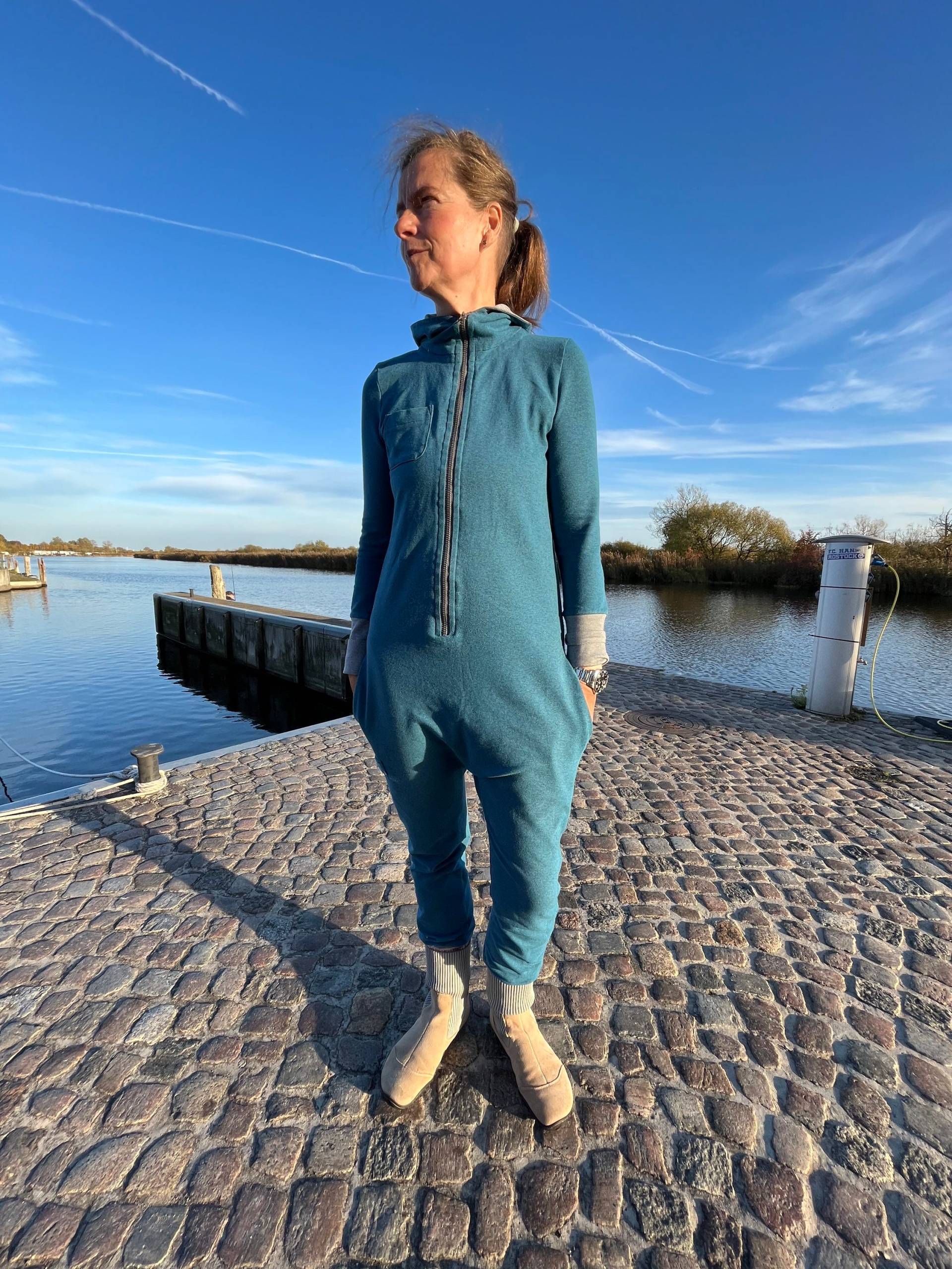 Froeken Frida Sweaty Kapuzen Overall, Blau/Petrol von FroekenFrida