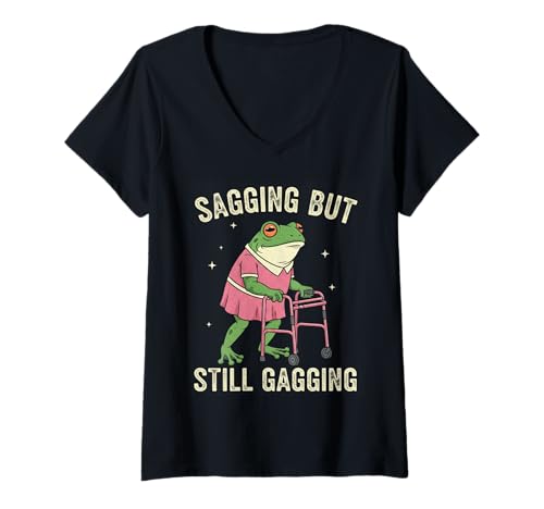 Damen Sagging But Still Gagging Funny Meme Humor Witz Männer Frauen T-Shirt mit V-Ausschnitt Damen Sagging But Still Gagging Funny Meme Humor Witz Männer Frauen T-Shirt mit V-Ausschnitt von Frog Meme Humor Quote Joke Vintage Men Women