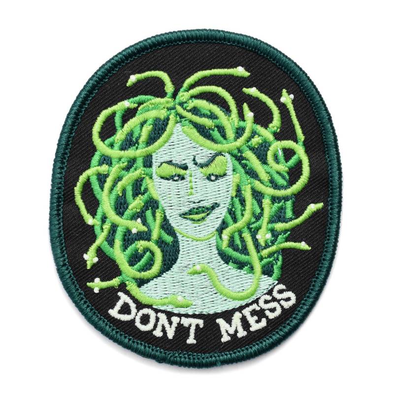 Medusa "Don't Mess" Aufnäher." von FrogandToadPress