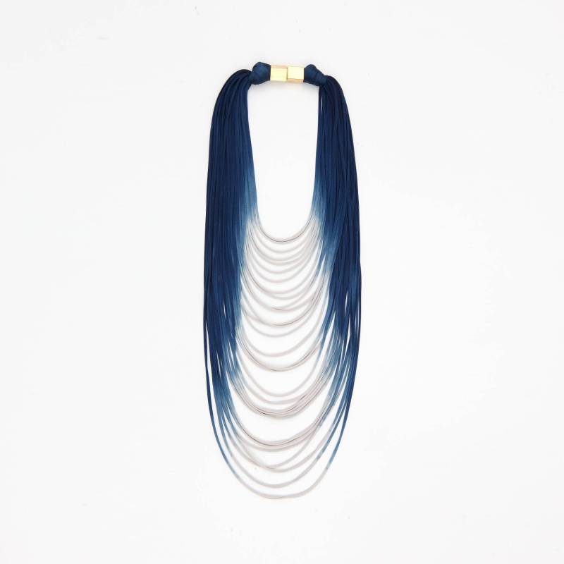 Blaue Halskette Mit Farbverlauf, Dip Dye, Textilschmuck, Textilschmuck Blaue Halskette Mit Farbverlauf, Dip Dye, Textilschmuck, Textilschmuck von Frogaspect