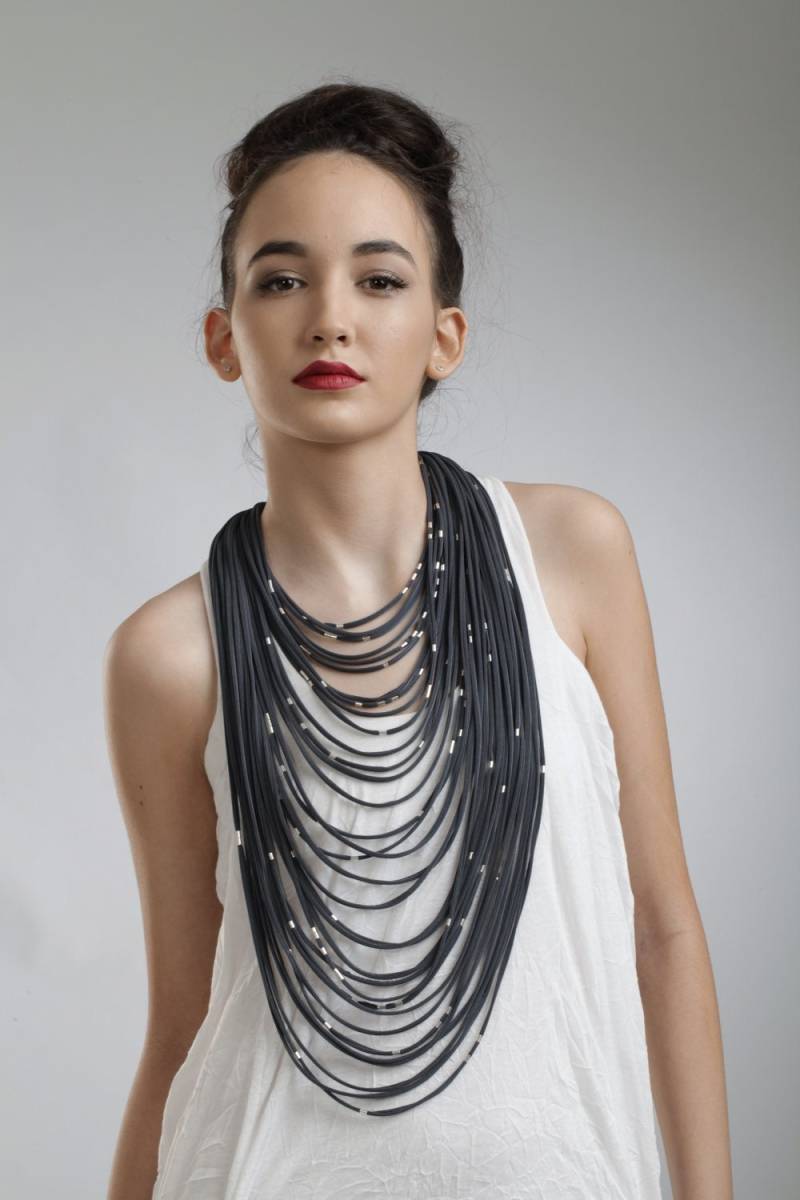 Textile Kette, Lange Statement Schalkette, Stein Goldkette, Strang Textilschmuck, Jersey Kette von Frogaspect