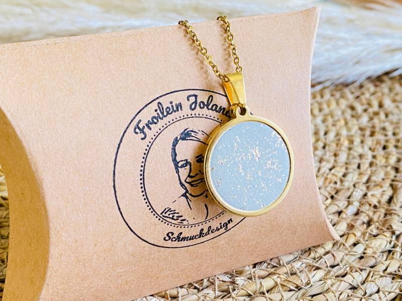 Beton Halskette Gold Mit Blattgold, Betonschmuck Kette Anhänger, Geschenk Für Die Freundin von FroileinJolanda