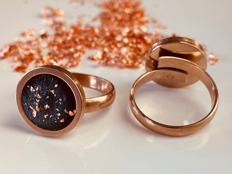 Rosegold Ring Schwarzer Beton, Damenring Größenverstellbar, Geschenk Freundin von FroileinJolanda