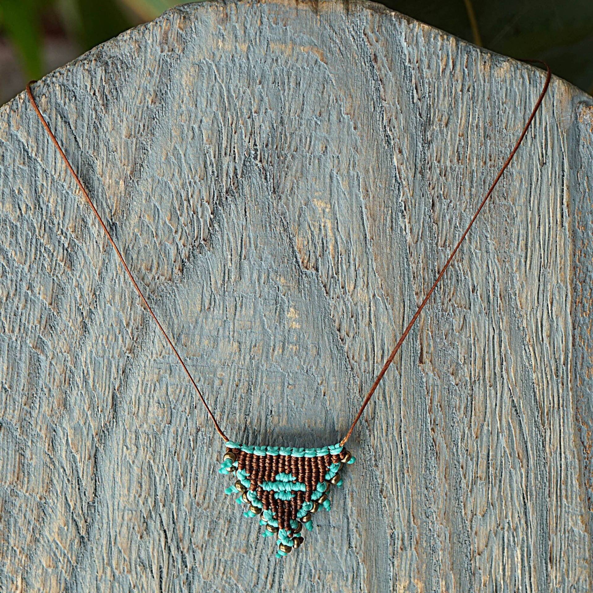 Boho Makramee Kette Handgemachter Gehäkelter Anhänger Mit Glasperlen Boho Makramee Kette Handgemachter Gehäkelter Anhänger Mit Glasperlen von FrolicStones