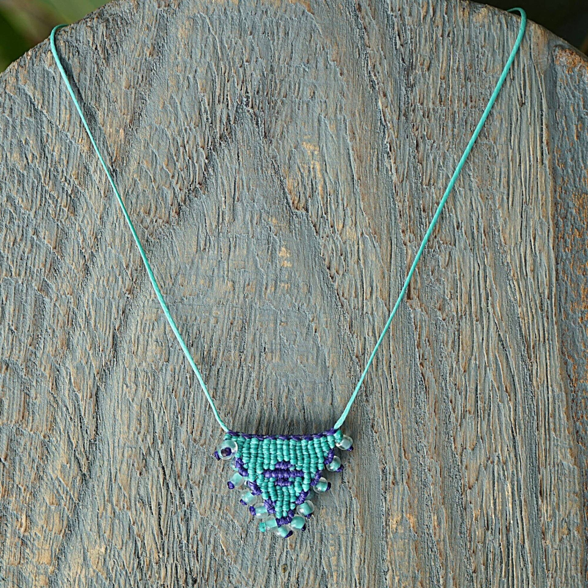 Boho Makramee Kette Türkis-Kreuz & Glasperlen Boho Makramee Kette Türkis-Kreuz & Glasperlen von FrolicStones