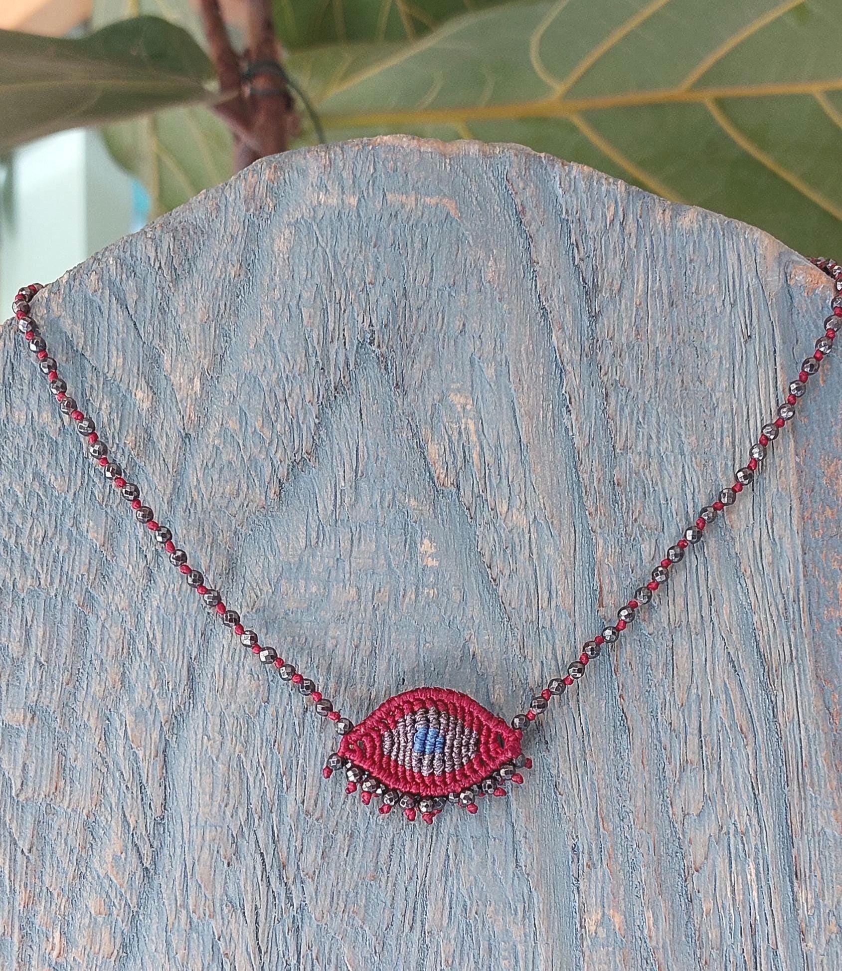 Handgefertigte Makramee Evil Eye Halskette Hämatit Boho Schmuck Handgefertigte Makramee Evil Eye Halskette Hämatit Boho Schmuck von FrolicStones