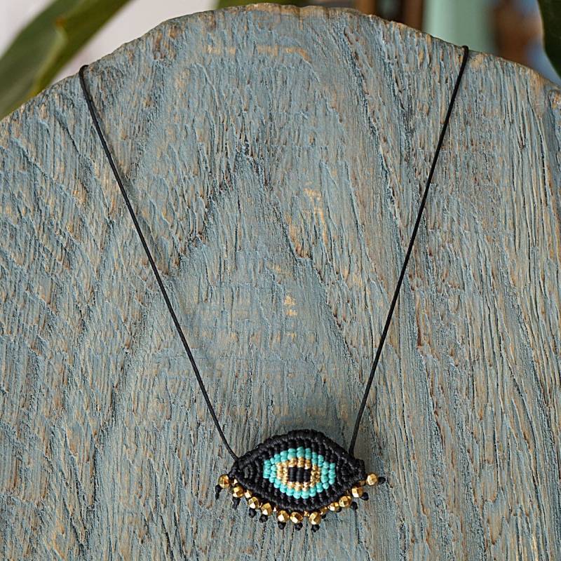 Handgemachte Makramee Evil Eye Halskette Boho Hämatit Anhänger von FrolicStones