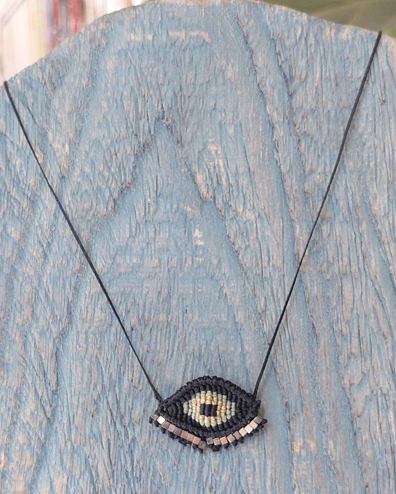 Makramee Evil Eye Halskette Hämatit Perlen, Boho Schutz Amulett Makramee Evil Eye Halskette Hämatit Perlen, Boho Schutz Amulett von FrolicStones