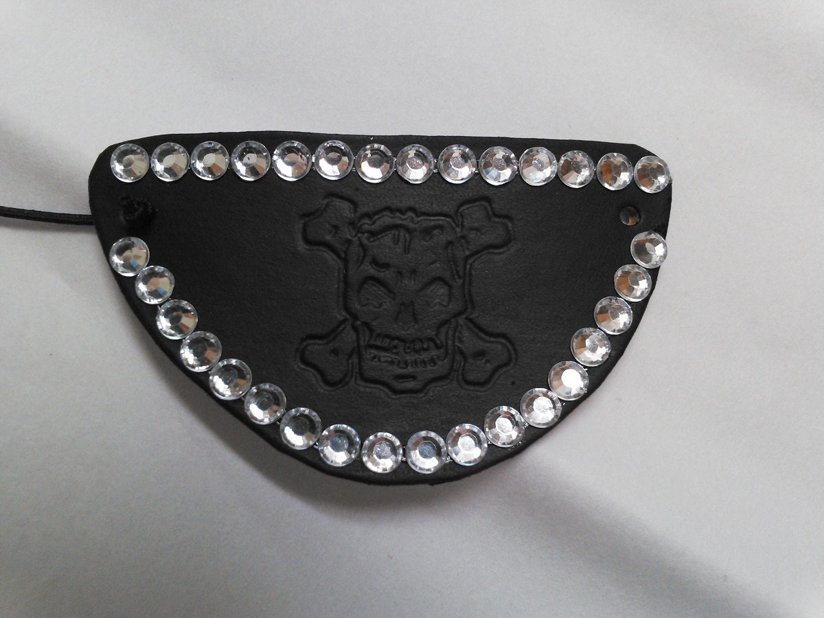 Damen Leder Augenklappe Totenkopf Stempel Sparkle Detail Damen Leder Augenklappe Totenkopf Stempel Sparkle Detail von FrolicandFolly