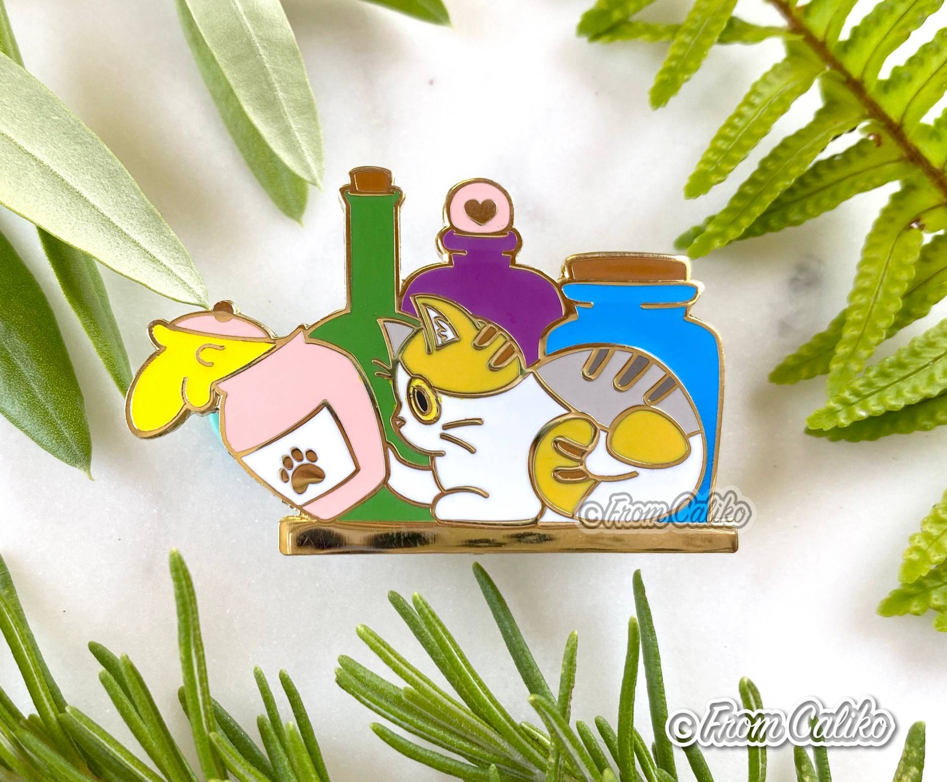 Potion Calico Cat Hart-Emaille Pin von FromCaliko