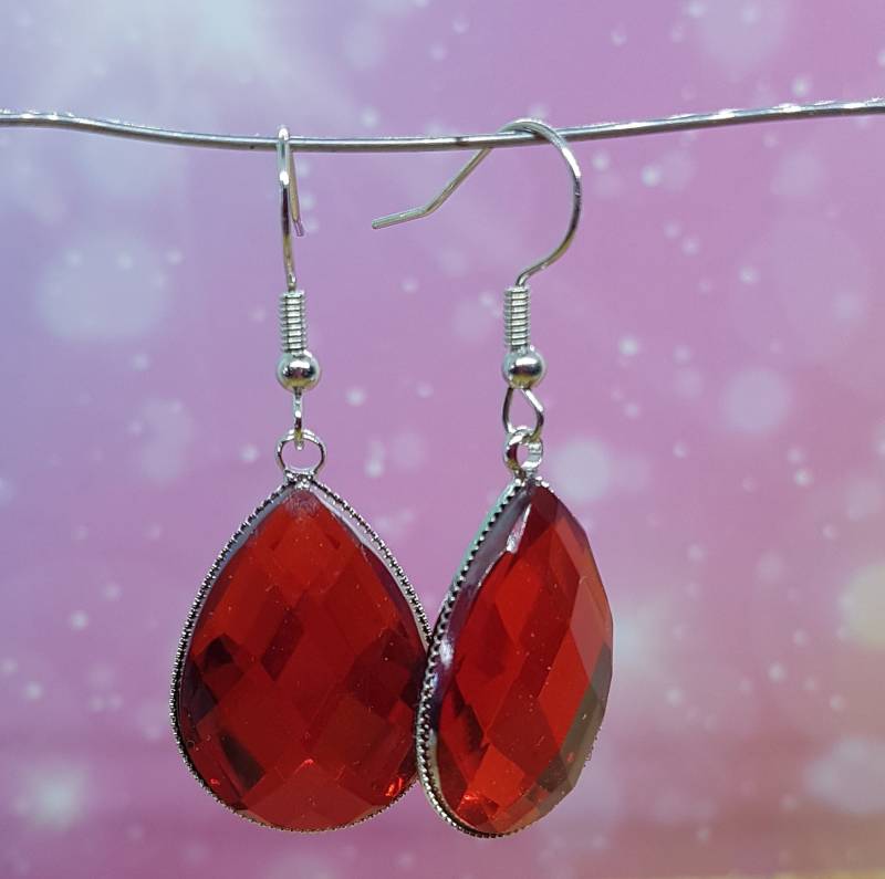 Facetten Ohrhänger in Tropfenform Kristallohrringe Glitzernder Ohrschmuck von FromDeathRowWithLove
