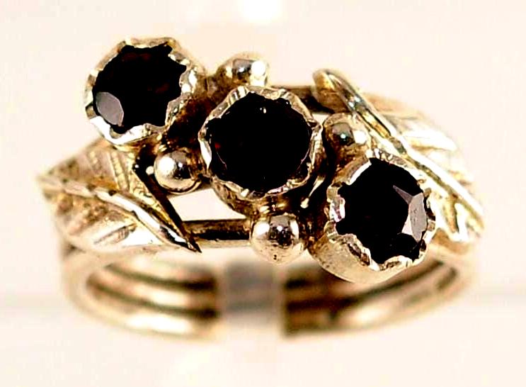 925 Sterling Stamped Silberring Mit Rubin Edelstein Blumen Und Blatt Design.elegant Ring Aus Ägypten Liebe .erstellt Von Unserer Werkstatt 925 Sterling Stamped Silberring Mit Rubin Edelstein Blumen Und Blatt Design.elegant Ring Aus Ägypten Liebe .erstellt Von Unserer Werkstatt von FromEgyptwithLove11
