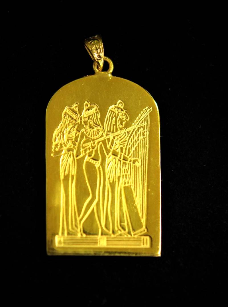 Aus 18K Gold Eine Darstellung Auf Handgefertigtem Anhänger Von Musik Und Tanz Im Alten Ägypten. Handarbeit in Unserer Werkstatt Für Einzigartige Aus 18K Gold Eine Darstellung Auf Handgefertigtem Anhänger Von Musik Und Tanz Im Alten Ägypten. Handarbeit in Unserer Werkstatt Für Einzigartige von FromEgyptwithLove11