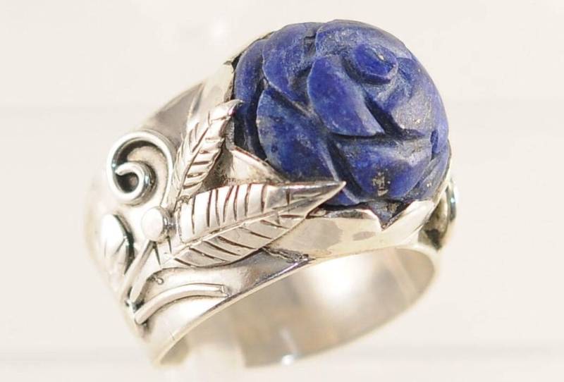 Blauer Lapis Stein in Eine Rose Einem 925 Sterling Silber Ring Ranken - Und Blatt-Design Geschnitzt, Hergestellt Unserer Alten Werkstatt Im Kairo Blauer Lapis Stein in Eine Rose Einem 925 Sterling Silber Ring Ranken - Und Blatt-Design Geschnitzt, Hergestellt Unserer Alten Werkstatt Im Kairo von FromEgyptwithLove11
