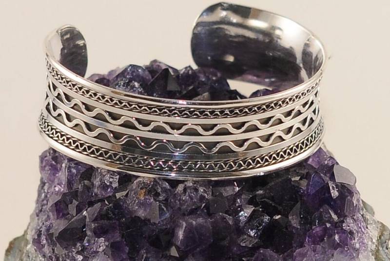 925 Sterlingsilber Handgefertigtes 4-Stufiges Wellenförmiges Design. Manschette Elegantes Einzelstück Ihr Habt Es Verdient Aus Unserer Alten von FromEgyptwithLove11