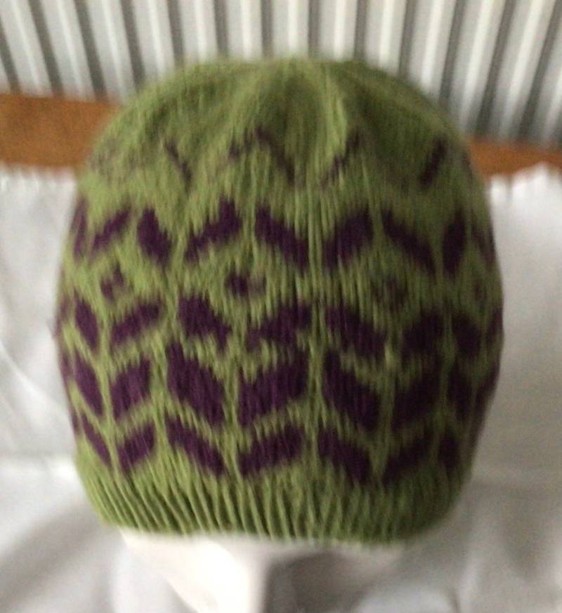 Handgestrickte Mütze Aus Reiner Wolle von FromFleecetoFabric