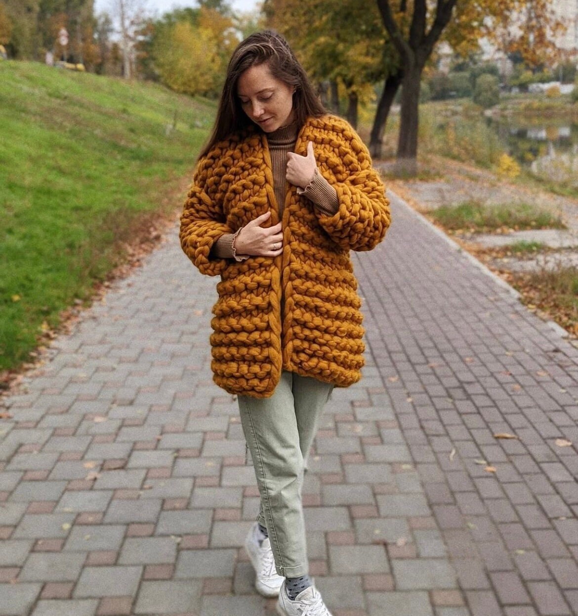 Oversized Cardigan, Wolle Trenchcoat Frauen, Gehäkelte Grobstrick Strickjacke, Wintermantel Für Sie von FromGranny2u