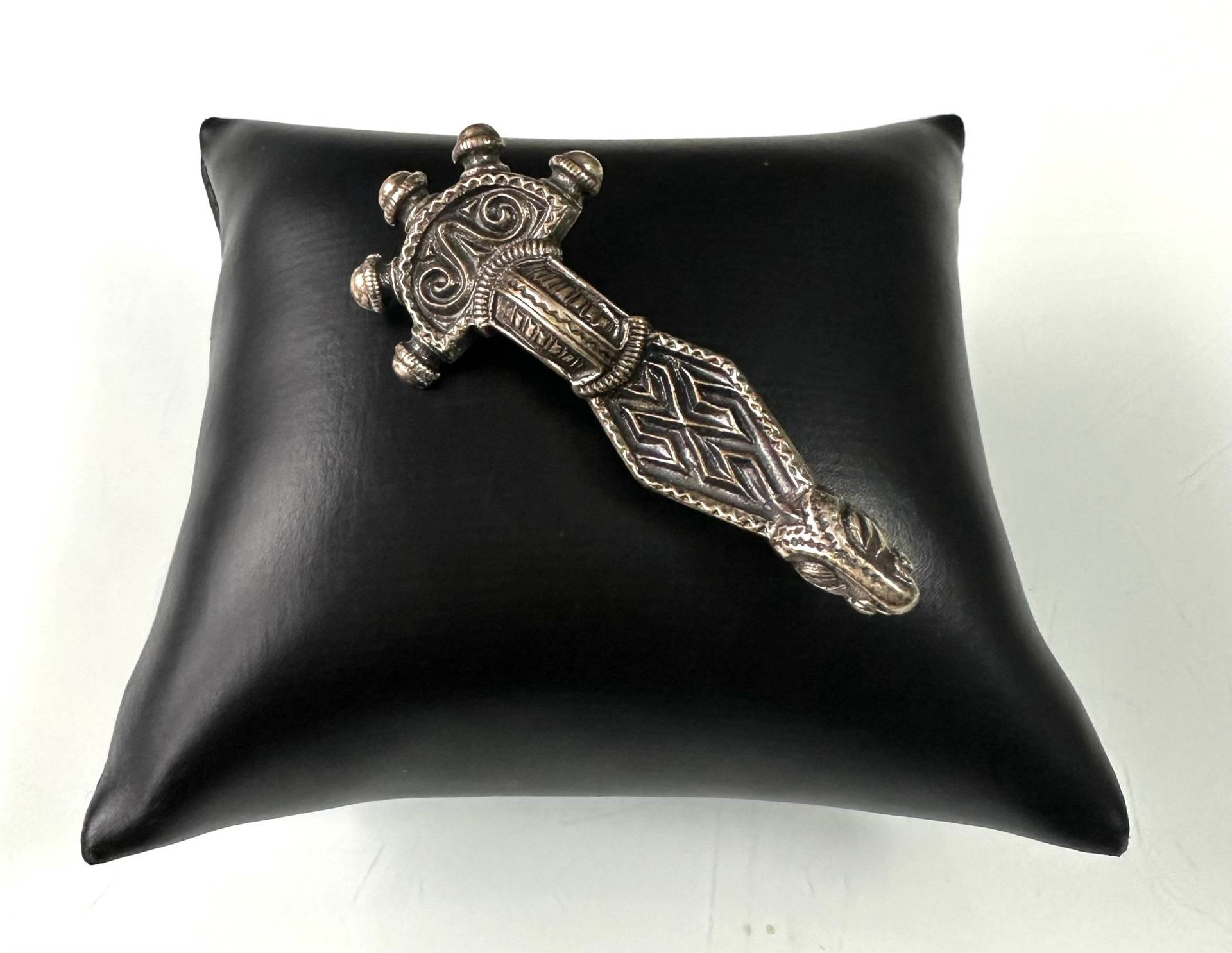 835 Silber Brosche Ras Meistermarke Inka Schlange Mythos Design von FromyesterdaySchatze