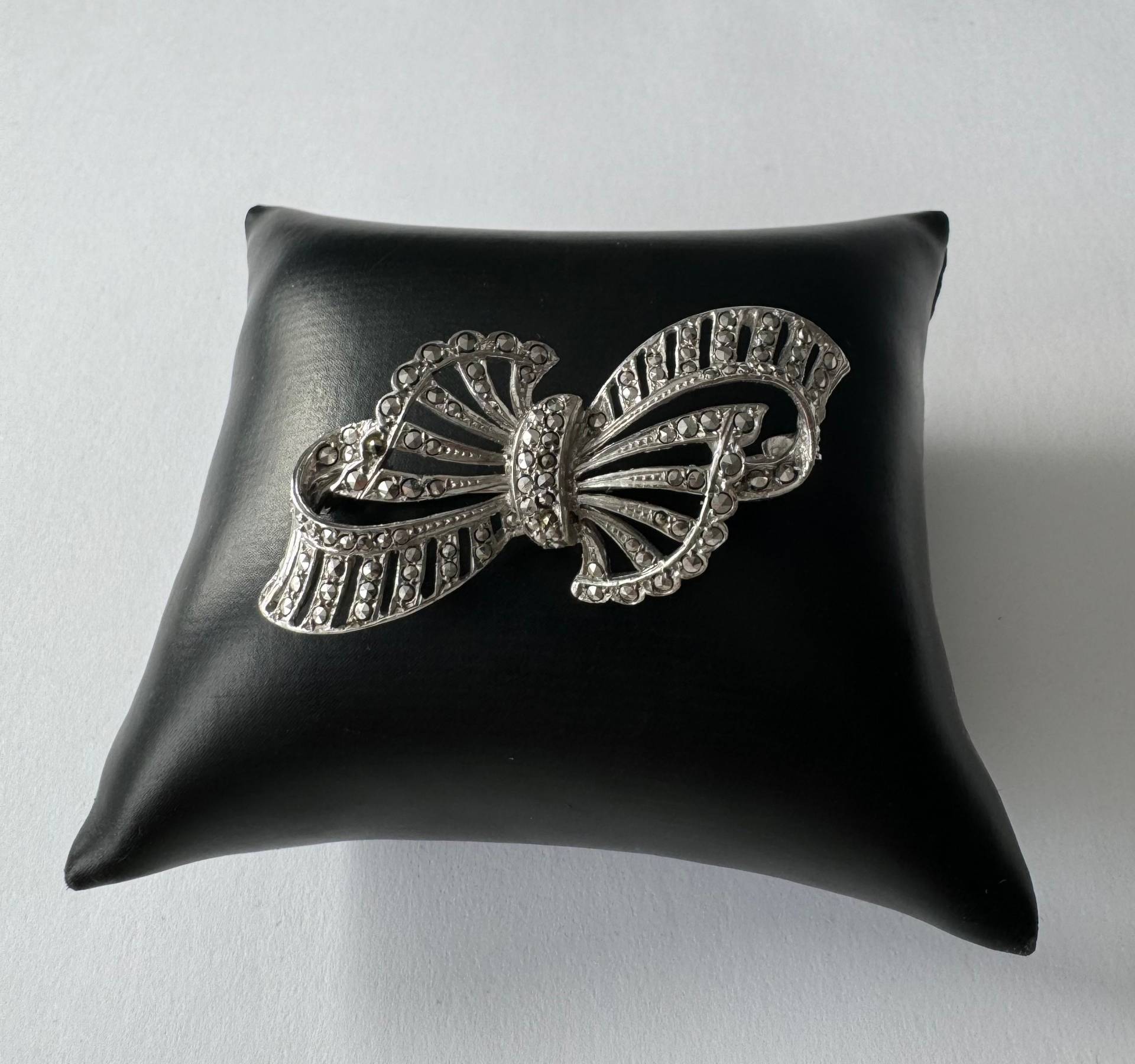 835 Silber Brosche Schleife Design Jugendstil von FromyesterdaySchatze