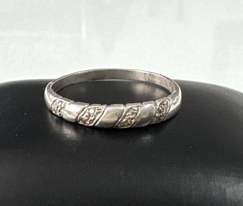 925 Silber Ring Mit Funkelnden Steinen Ringgröße 70 von FromyesterdaySchatze