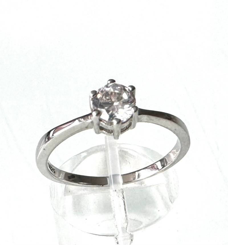 925 Silber Ring Mit Solitär Zirkonia Im Diamant Look von FromyesterdaySchatze
