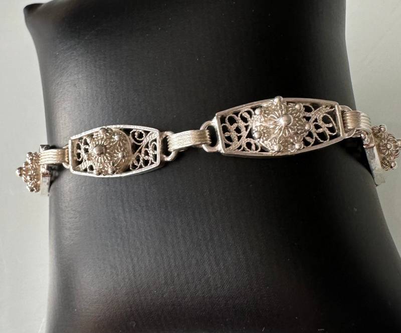 Altes Filigranes Armband 835 Silber Mit Herrlichem Dekor 19, 5cm Lang von FromyesterdaySchatze