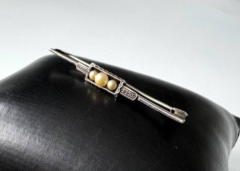Antike Jugendstil Brosche 800 Silber Mit 3 Perlen - Stabbrosche Um 1900 von FromyesterdaySchatze