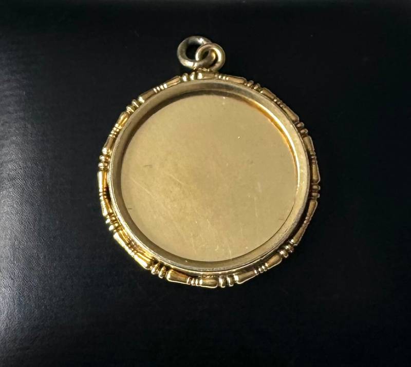 Antikes Jugendstil Foto Medaillon - Vergoldeter Charme Mit Geschichte von FromyesterdaySchatze