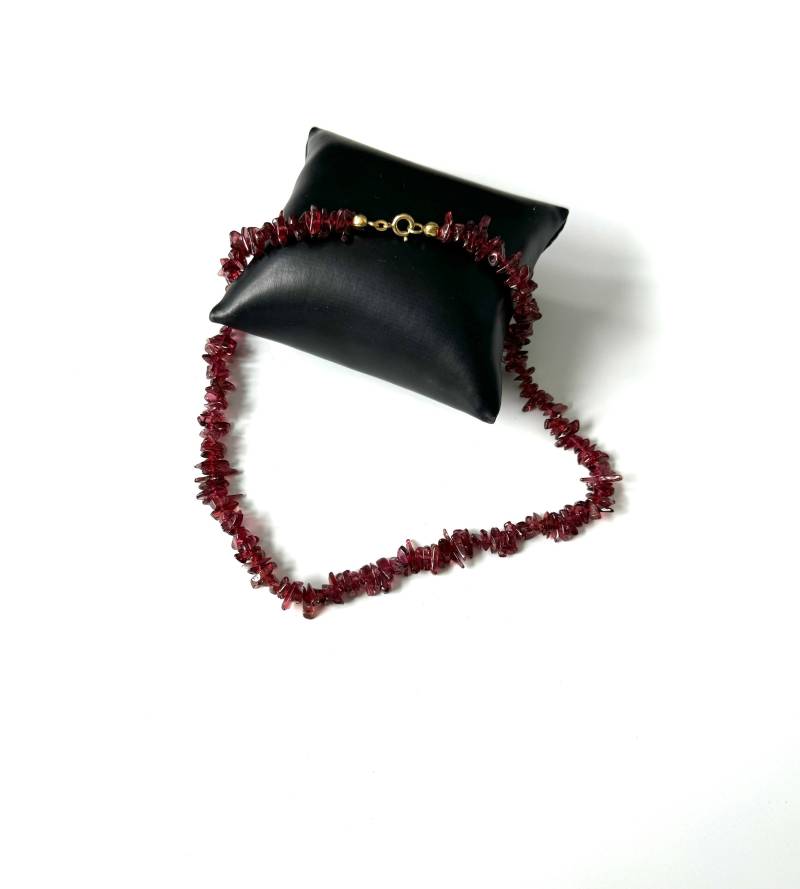 Art Deco Granat Splitterkette Mit Am Double Karabinerverschluss von FromyesterdaySchatze
