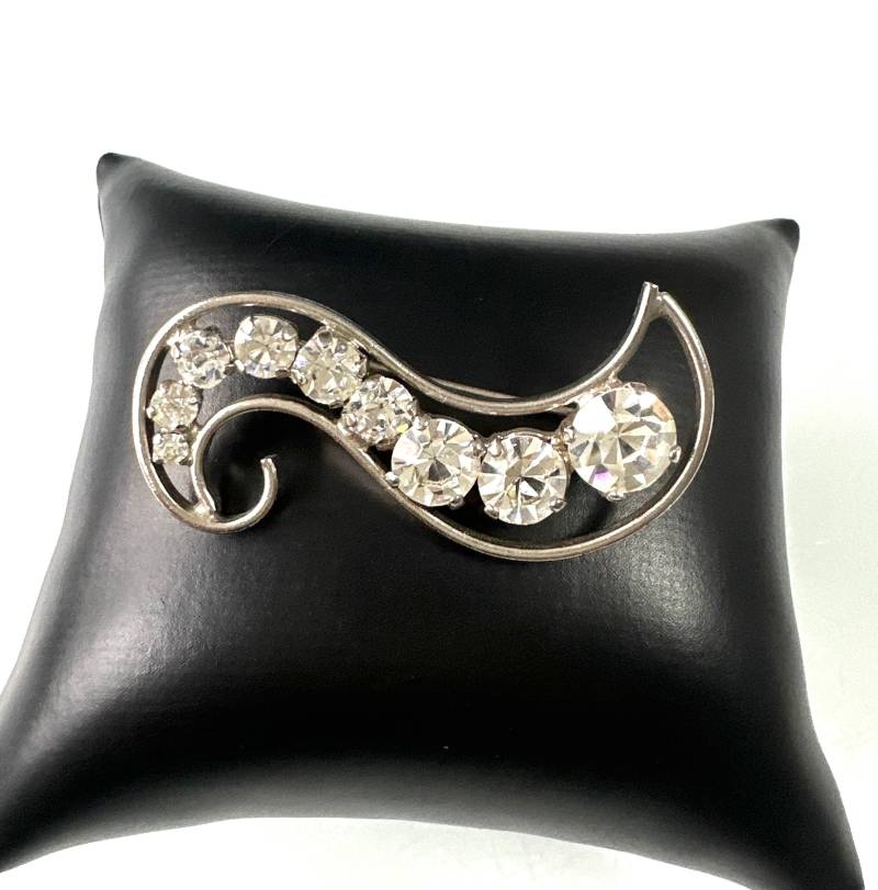 Art-Deco - Silber Ton Brosche Mit Funkelnden Gablonzer Strass Steinen von FromyesterdaySchatze