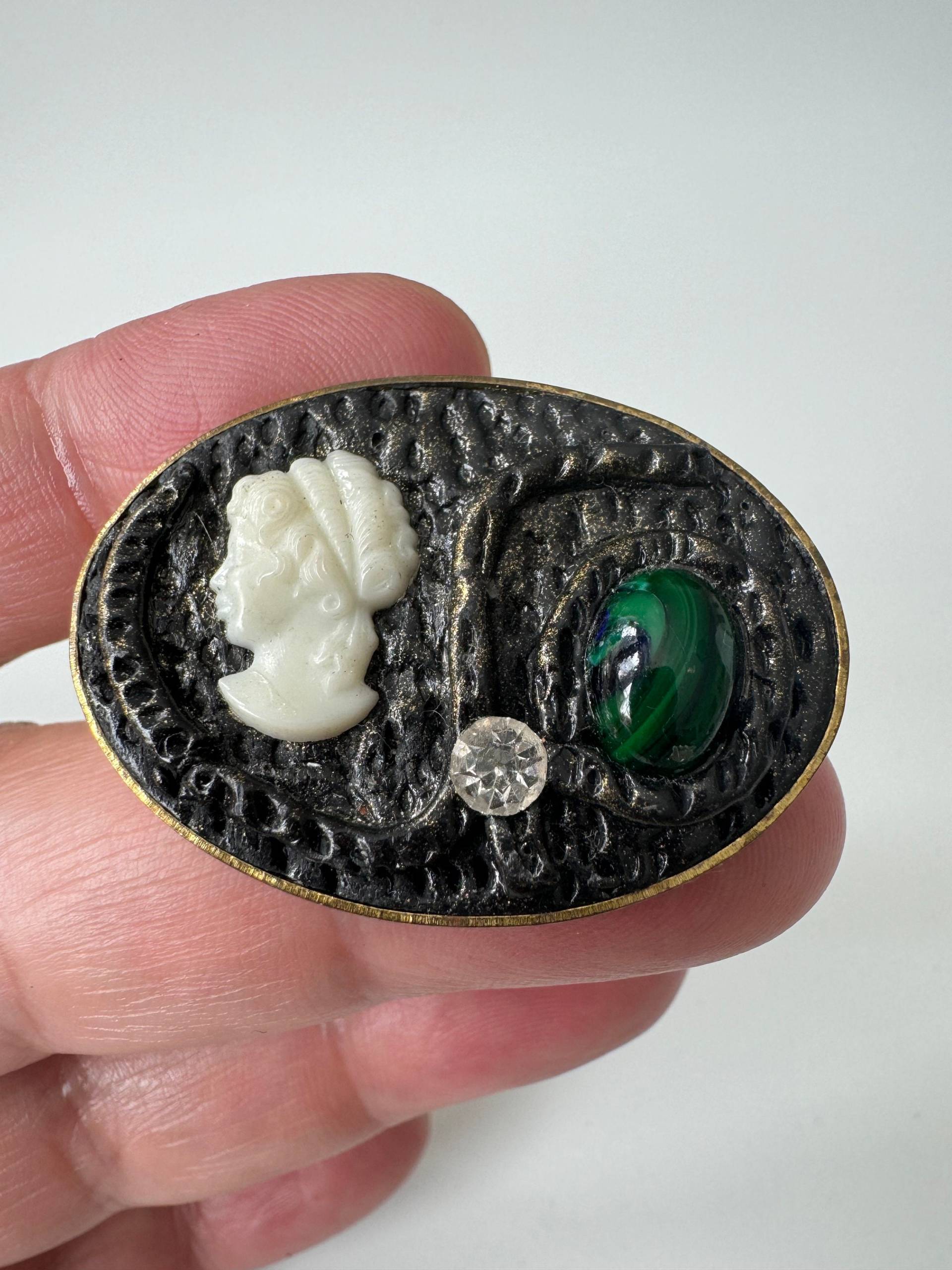 Einzigartige Vintage Fimo Brosche Handarbeit Aus Den 80Er Jahren Einzigartige Vintage Fimo Brosche Handarbeit Aus Den 80Er Jahren von FromyesterdaySchatze