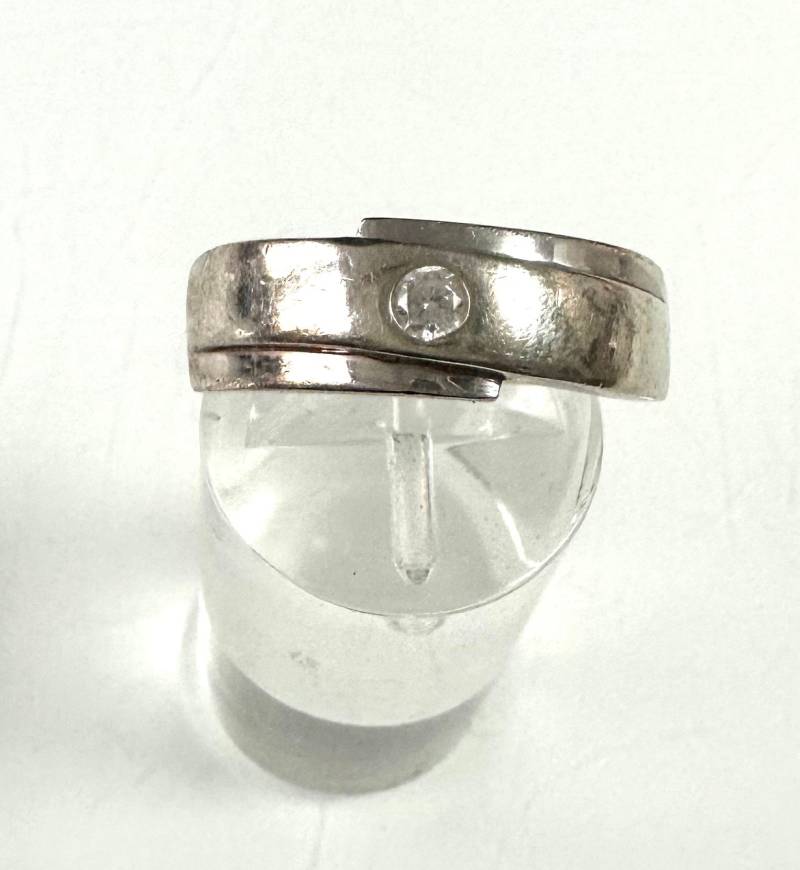 Eleganter 925 Silber Designer Ring Mit Glänzendem Stein von FromyesterdaySchatze