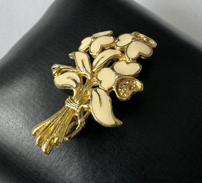 Eleganter Vintage J.b Brosche Modeschmuck Emaille von FromyesterdaySchatze