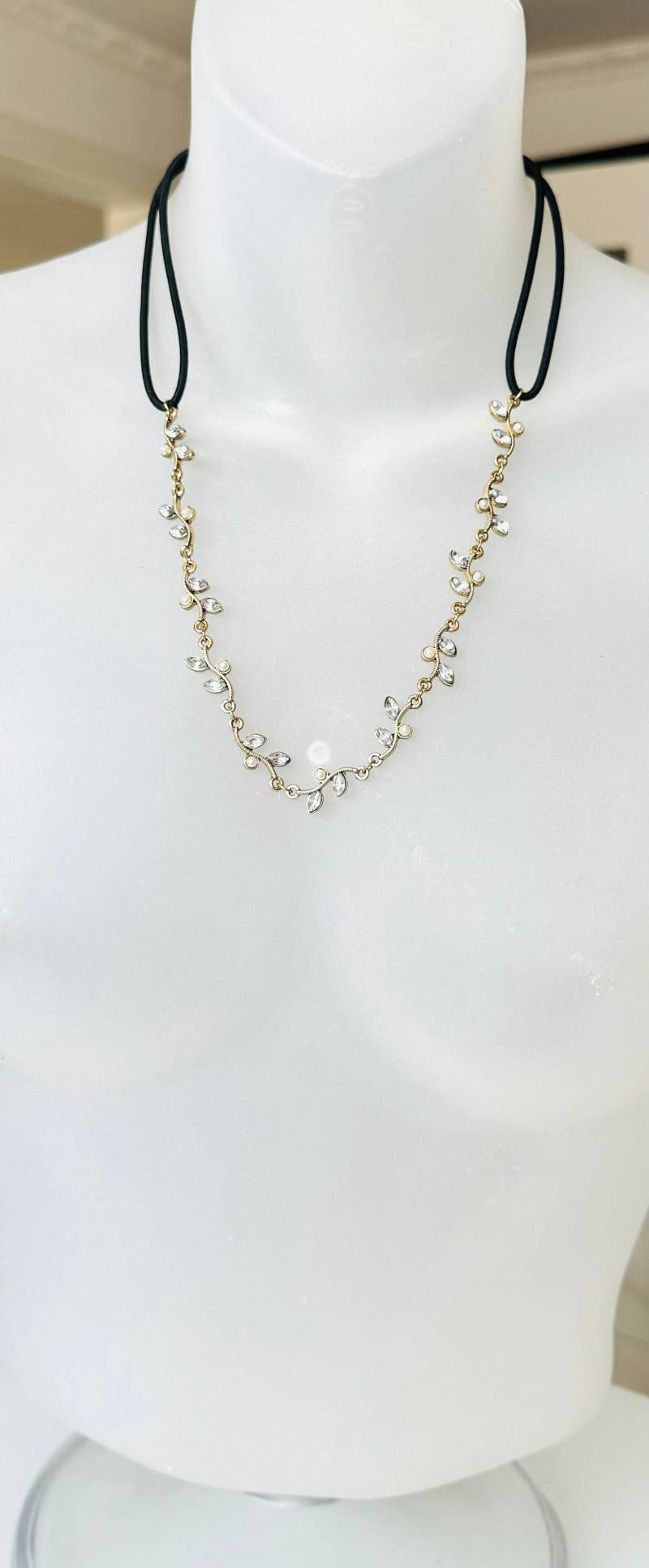 Fantasy Inspirierte Doppelstrang Halskette Im Bezaubernden Goldton Modeschmuck von FromyesterdaySchatze